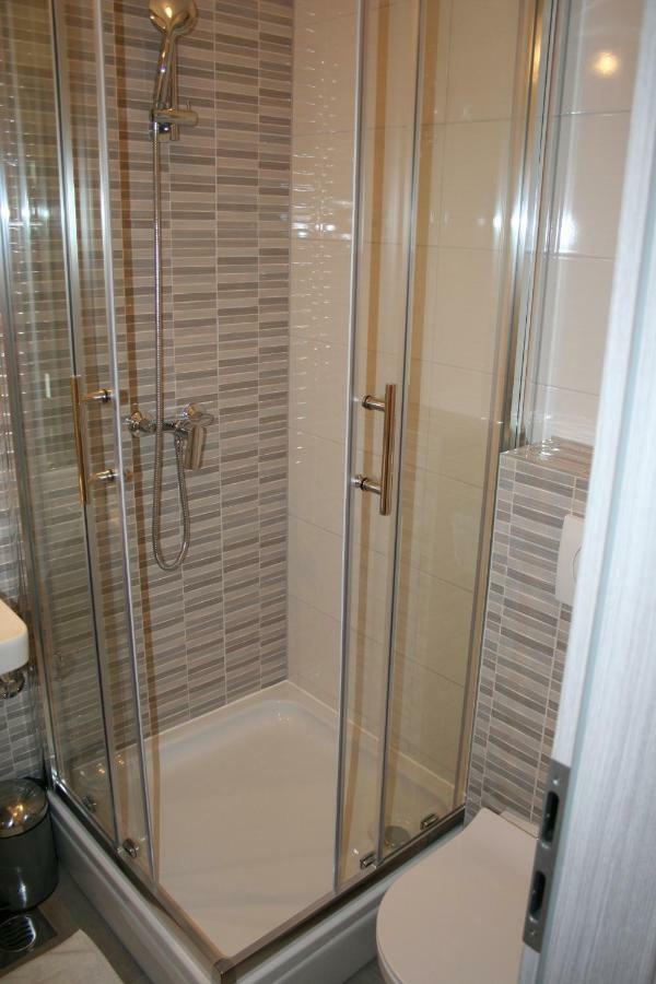 Room With Garden Split Bagian luar foto