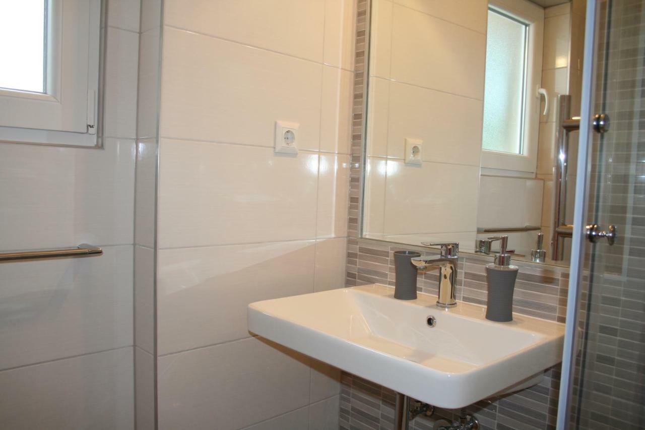 Room With Garden Split Bagian luar foto